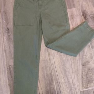 Code Blue 4 pockets Capri pants NWT
